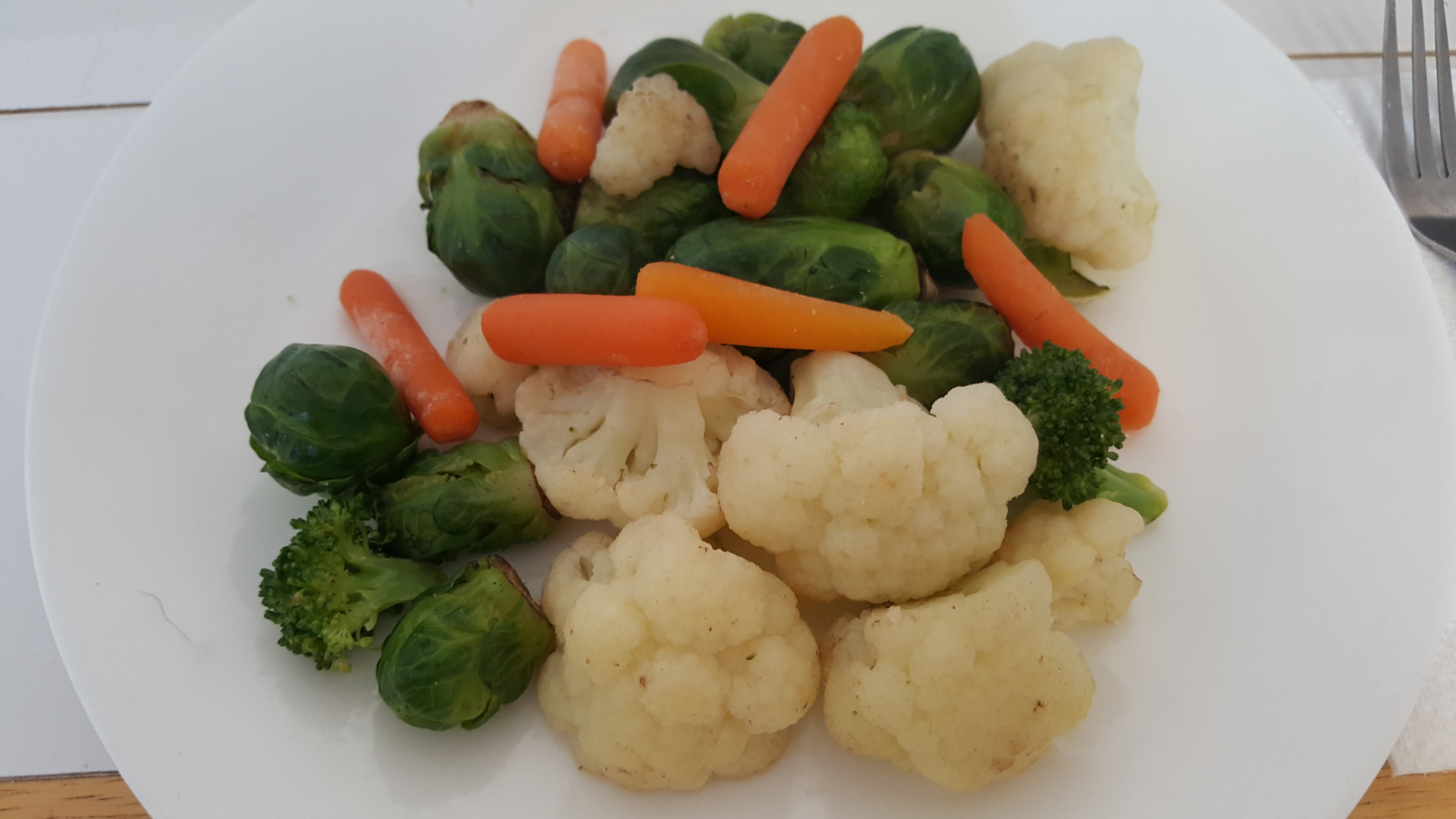 Рецепт брокколи фасоль цветная капуста. Капуста романеско. Ассорти брокколи цветная капуста морковь. Вареные овощи. Цветная капуста отварная.